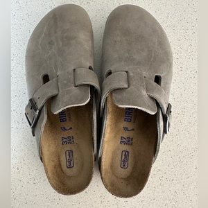 BIRKENSTOCK Women’s Boston Buckle Soft Footbed, Oiled Leather Iron, size EU 37